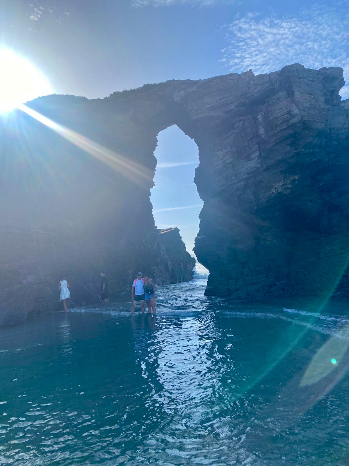 Arco naturale di roccia sulla costa atlantica spagnola